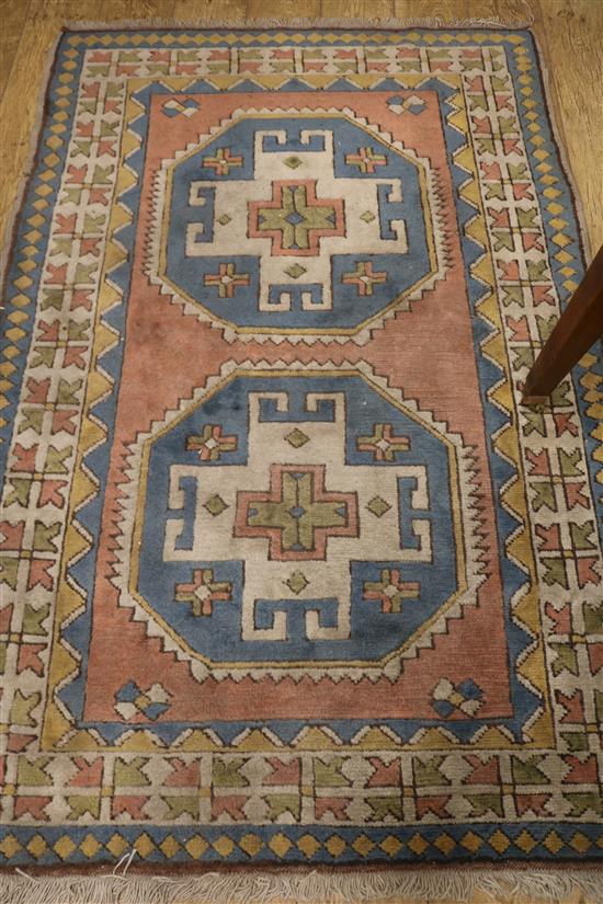 A Caucasian design rug 167 x 125cm